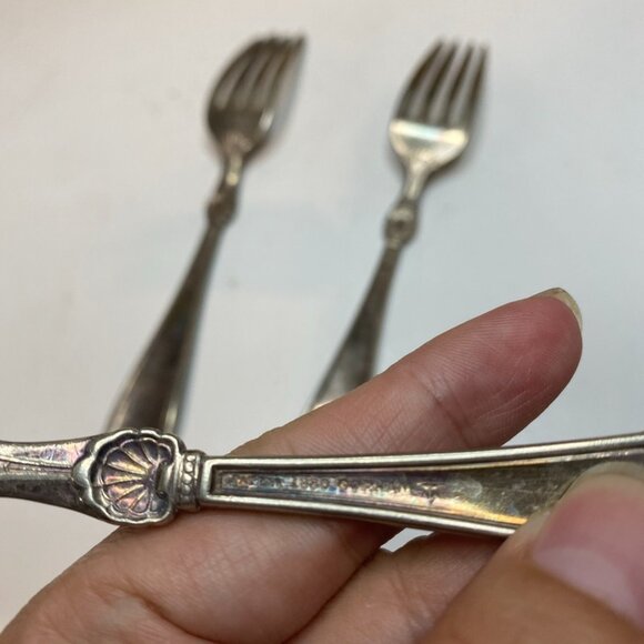 Set Of 3 Antique Gorham Silverplate Luncheon Forks, 1881 Princess Louise - Picture 8 of 9